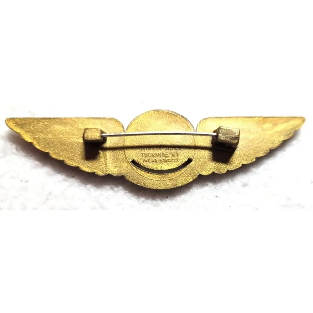 Vtg 70s 80s Continental Airlines Junior Pilot Goldtone Wings Plastic Pin Badge